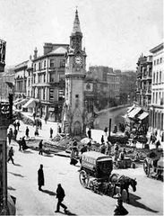 Laying-tram-rails-around-the-Memorial-1904.